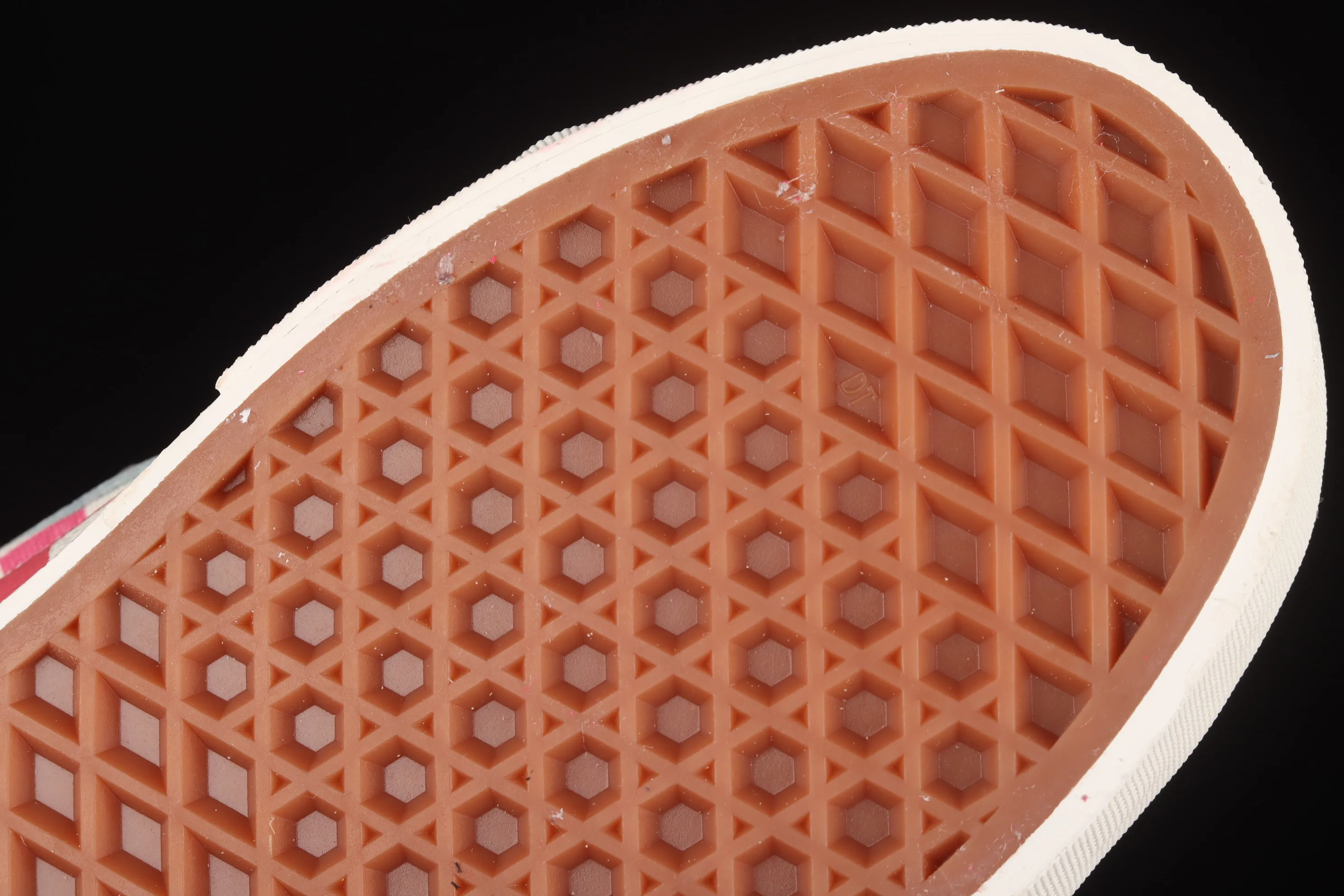 All categories Vans Vans series Vans Hi Vans high-top plus velvet Vans Sk8-Hi Anaheim pink and white checkerboard high-top casual sneakers VN0A38GF2U9